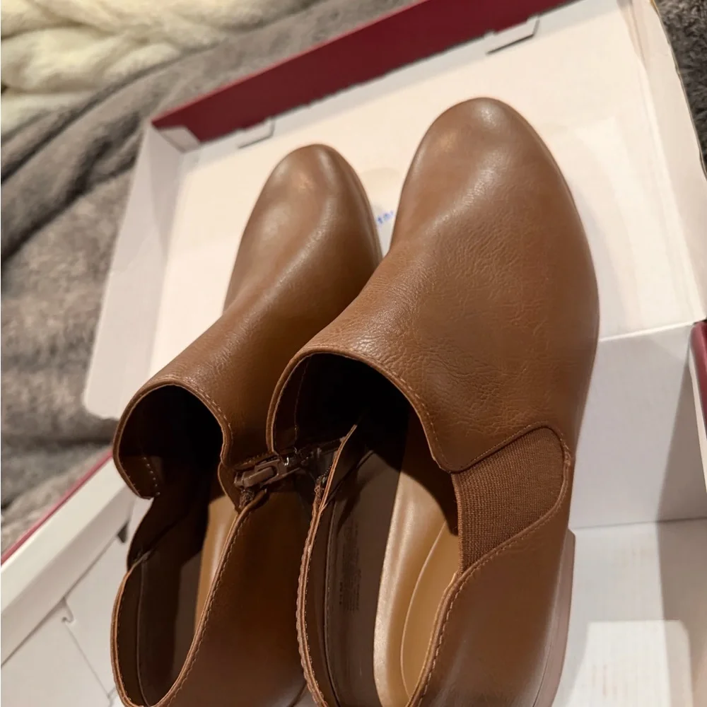 NWT Kensie Tan Leather Women’s Boots